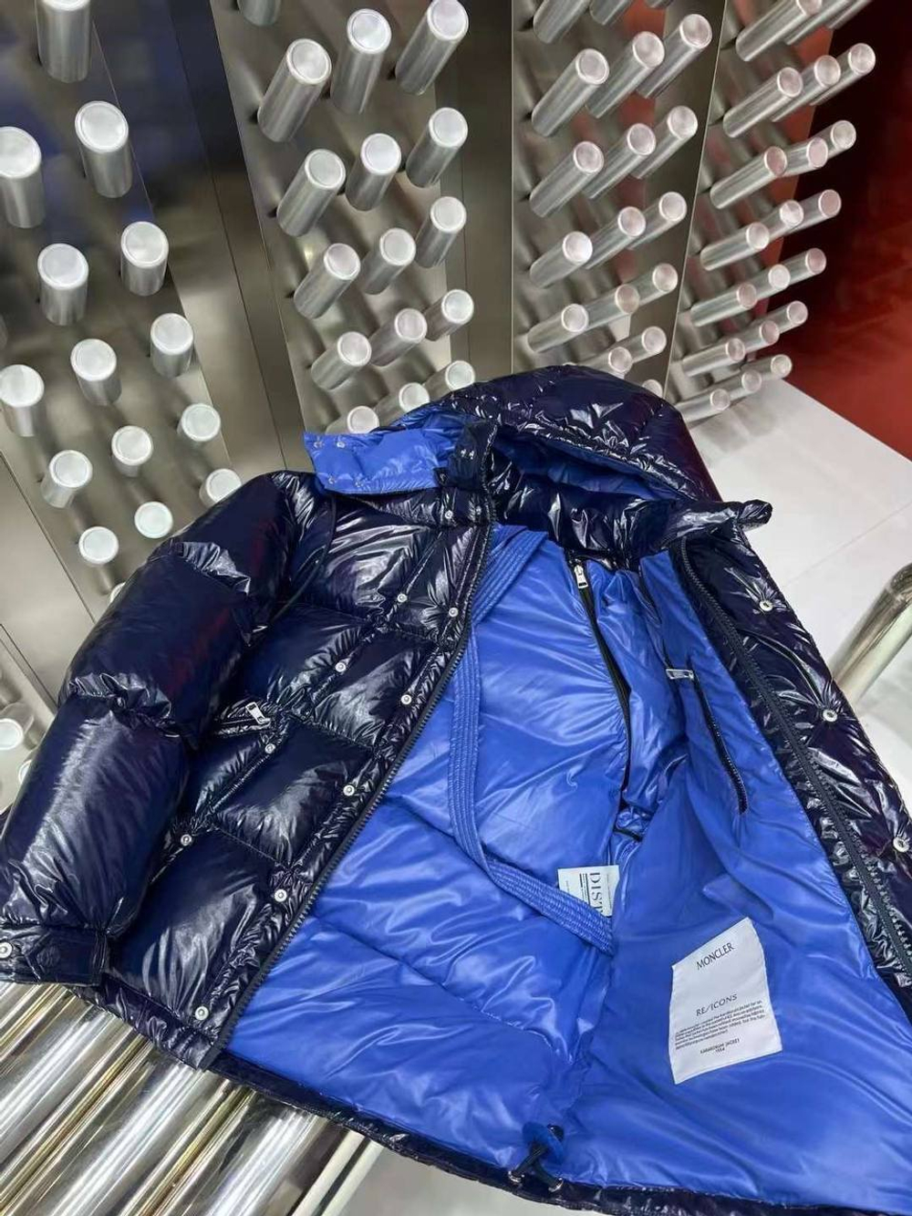 Пуховик Moncler