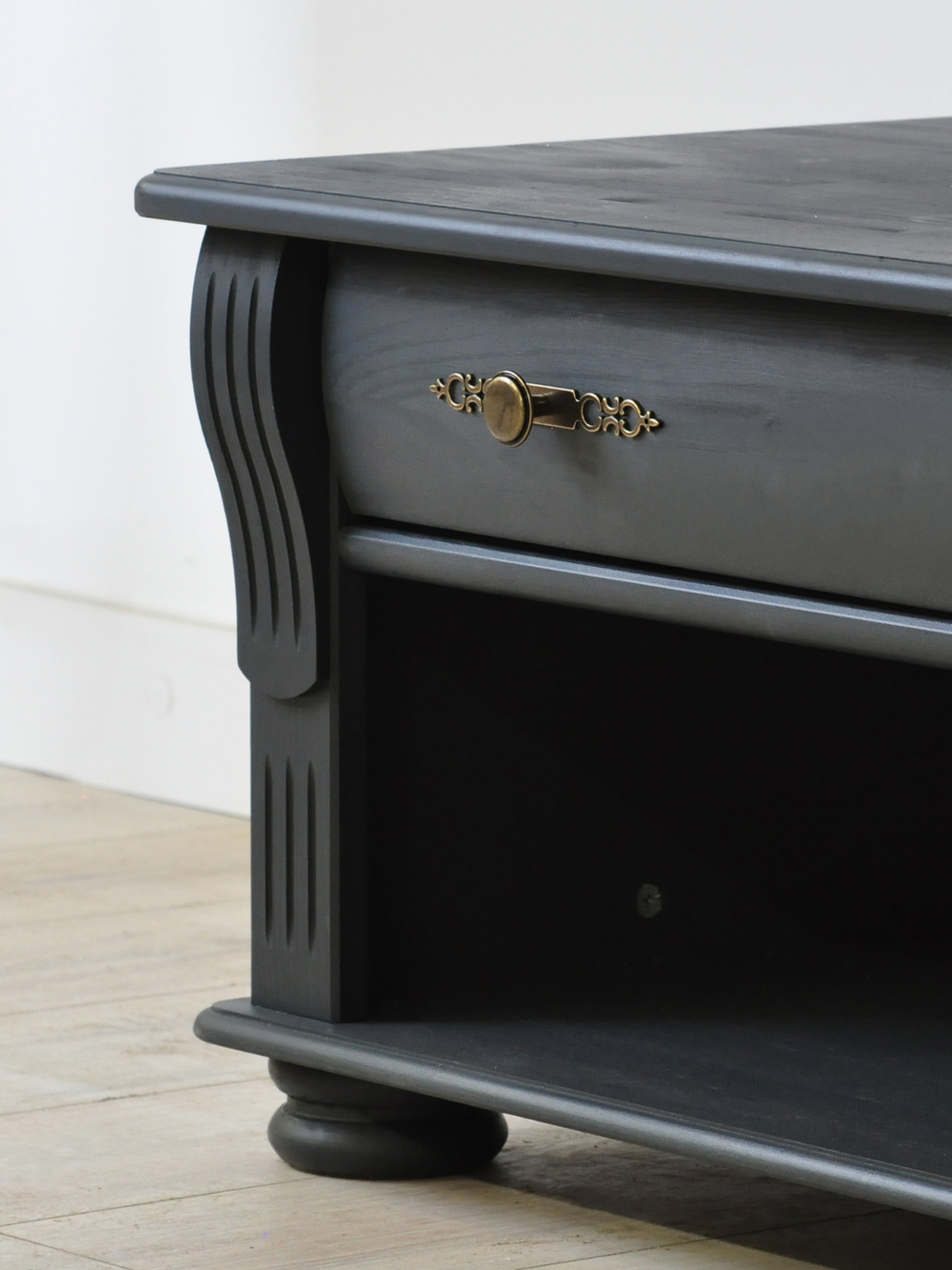 Тумба под телевизор Сюзанна, 160 см, деревянная