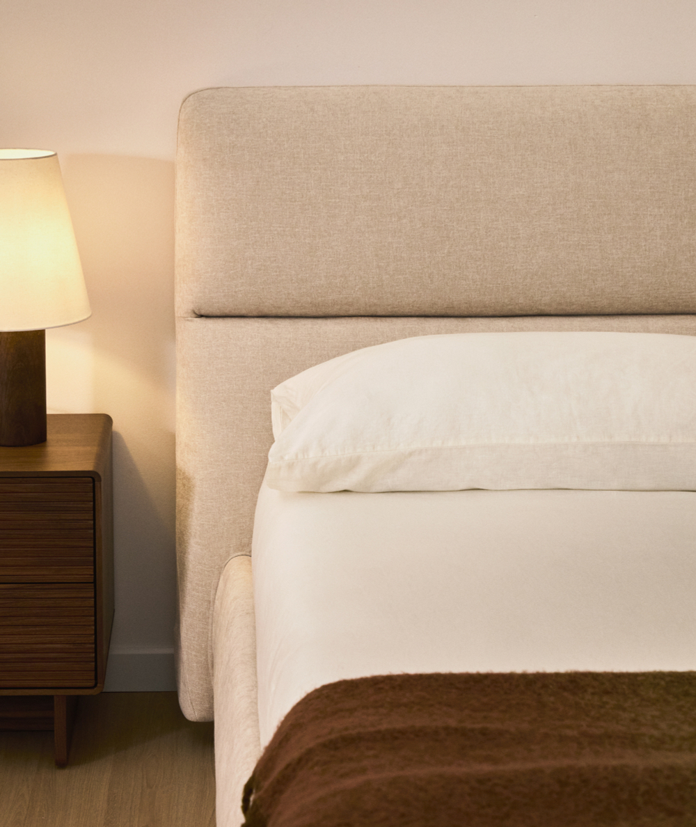 Кровать Dafra бежевого цвета из шенилла с ящиком для хранения 160 х 200 см