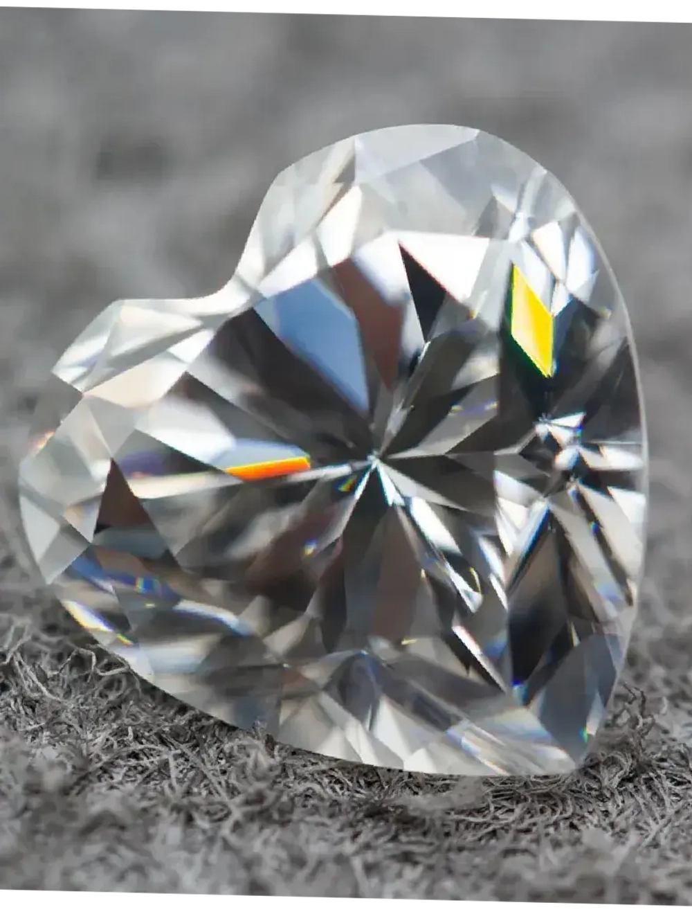 Муассанит "Сердце" 2 сt D/VVS1