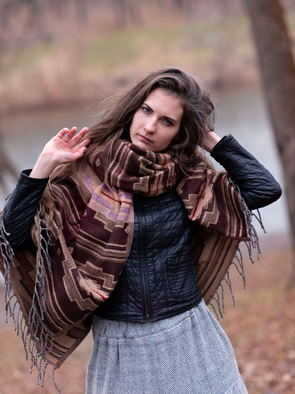 Шерстяной палантин с этно орнаментом