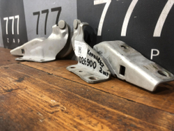 Петля капота комплект Mitsubishi Outlander 2 XL Б/У  MN175241