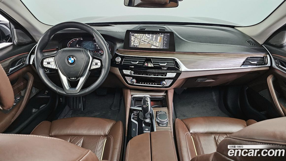 BMW 5 Series (G30) 520i Luxury (09.2020)