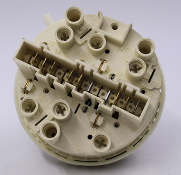 Датчик уровня воды (прессостат) стиральной машины Electrolux, Aeg, Zanussi 146152232 (438/06 7930070)