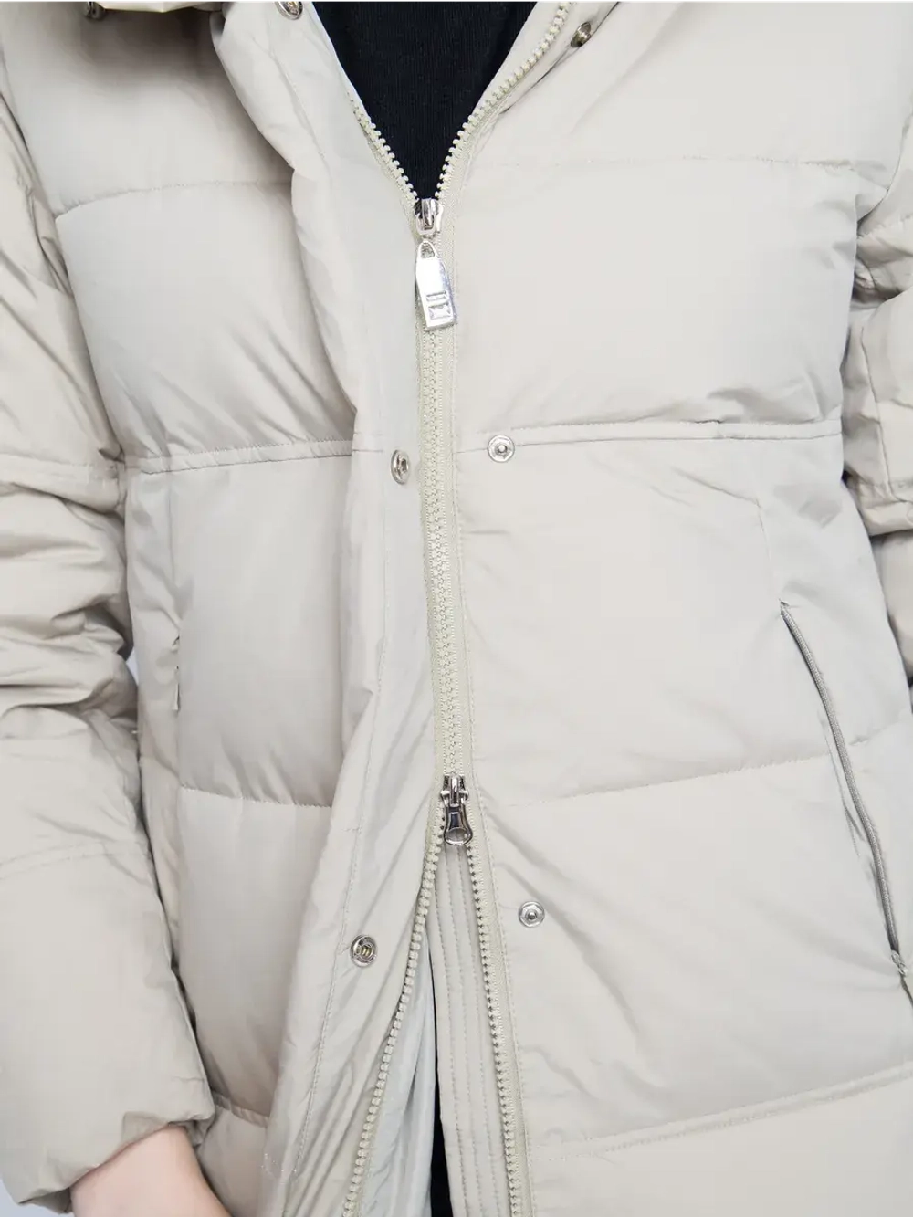 Куртка зимняя удлиненная с капюшоном