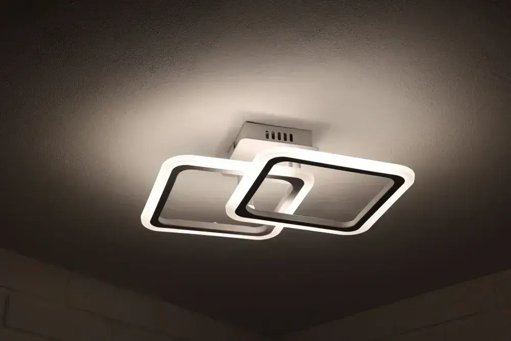 Люстра потолочная светодиодная Corpo 4030 , LED, цвет белый. Люстра с пультом управления, мощность 52 Вт. Светильник потолочный. Площадь освещения до 15 м2