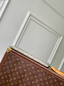 Louis Vuitton Pochette To-Go