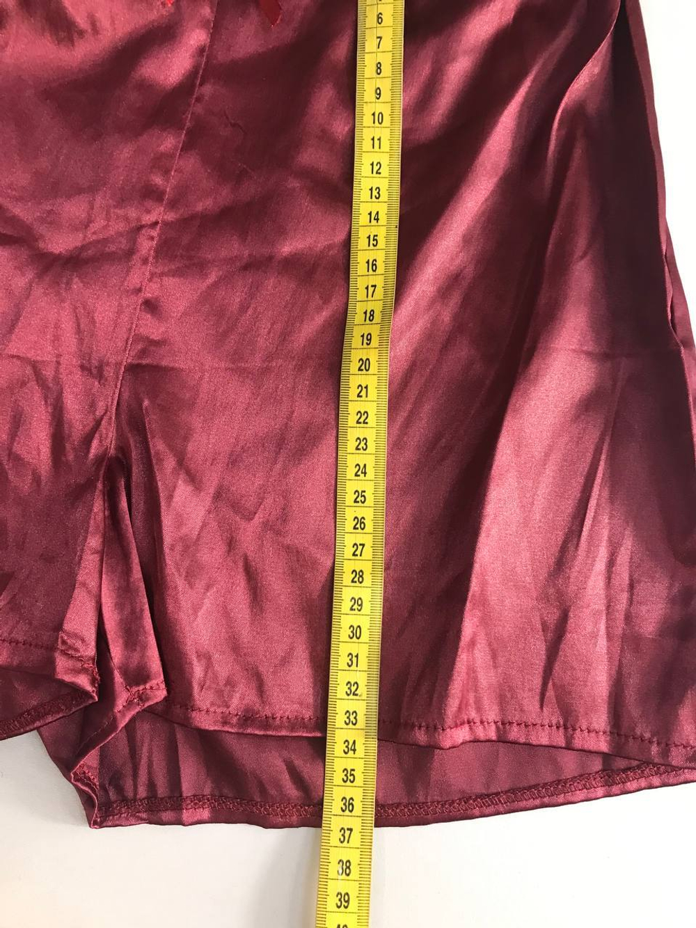 Пижама с кружевом атласная, визуально на 44 размер, новая