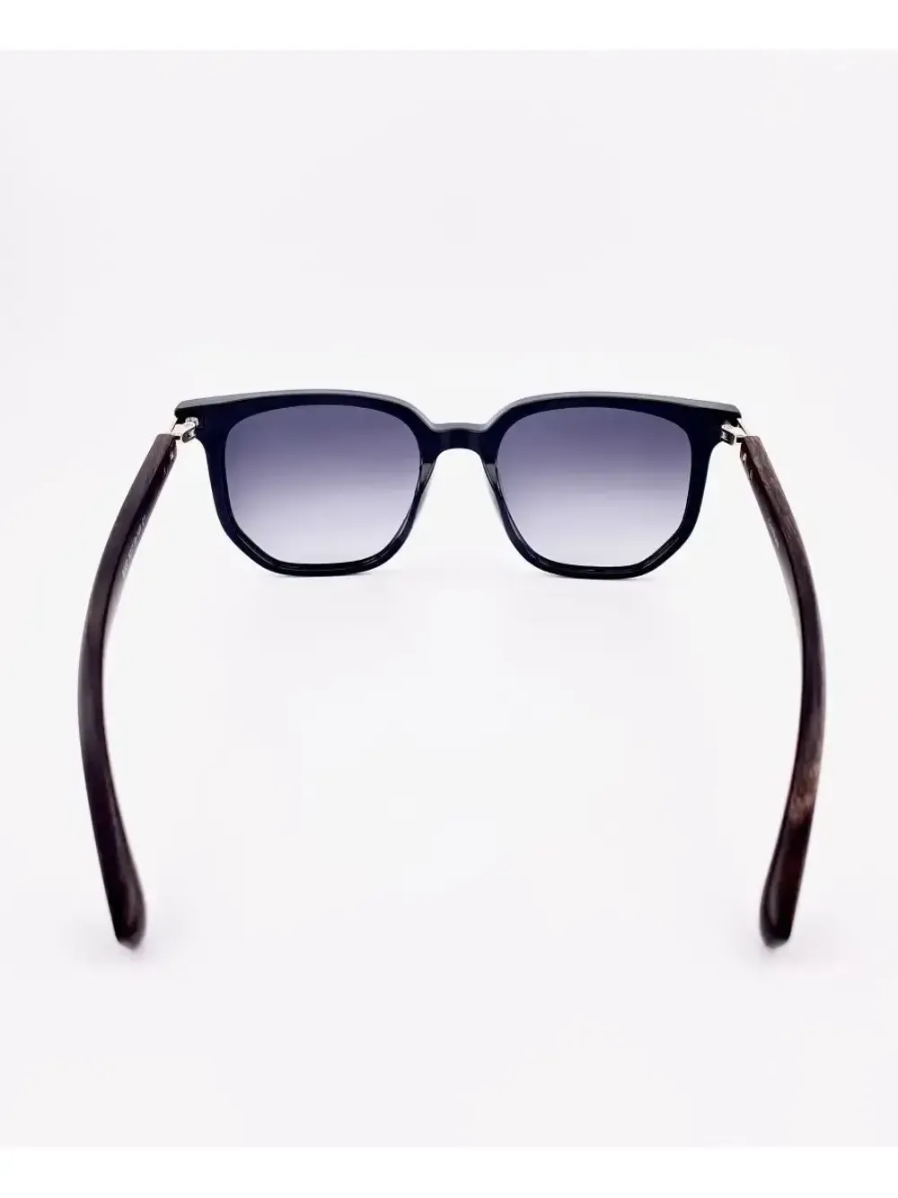 Очки солнцезащитные