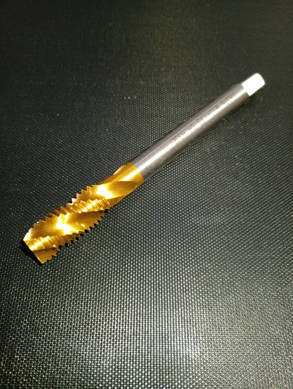 Метчик машинно-ручной М12х1.75 DIN 376 HSSE для глухих отверстий с винтовой канавкой с покрытием TiN