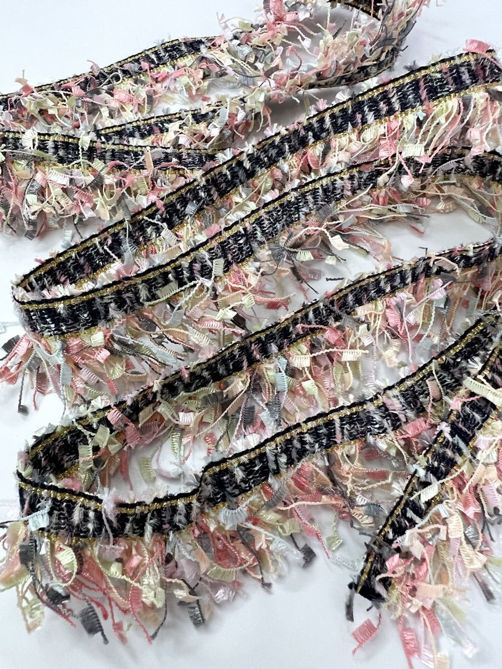 Тесьма с бахромой твидовая букле травка 35мм (1,5м в уп)