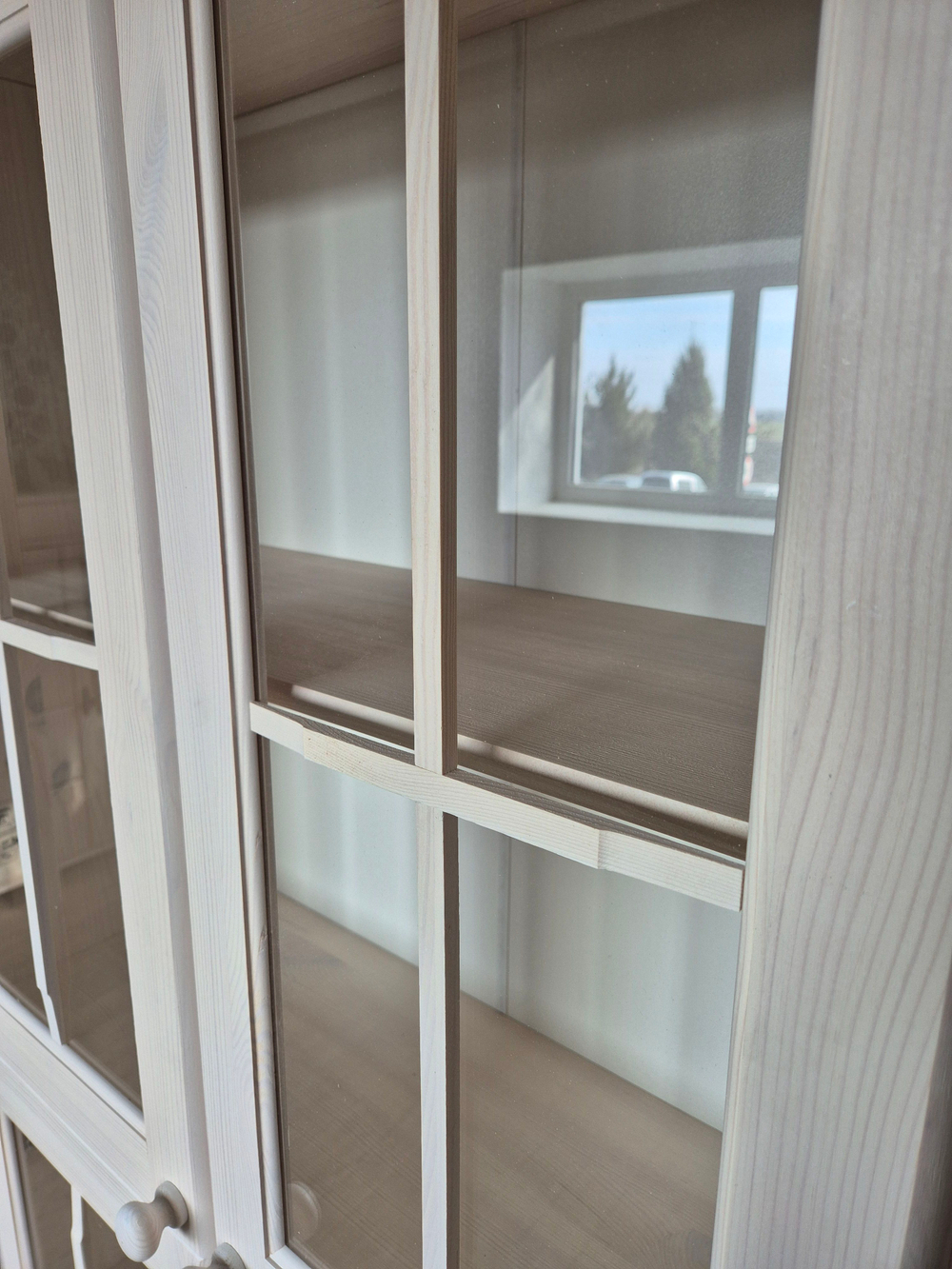 Шкаф-витрина 77х32х186, Бритта, двухдверная, с полками, массив сосны, белый воск, Dipriz