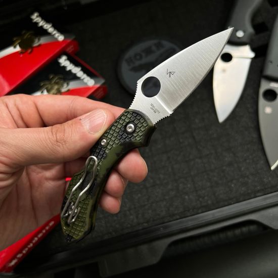 Складной нож Spyderco Dragonfly 28ZFPGR2 c клинком из стали VG-10, рукоять FRN