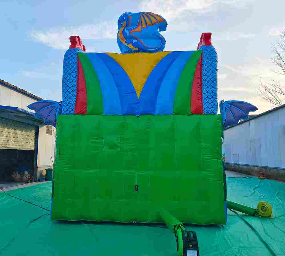 Коммерческий надувной батут «Драконы в тропиках», 8*4*5 м