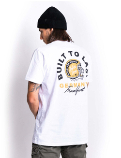 Футболка Built To Last White John Doe