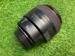 Canon EF 85mm 1.2L II USM