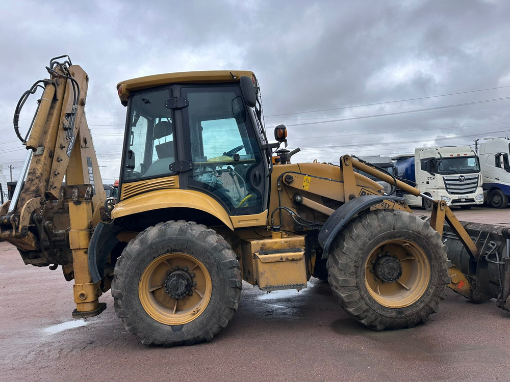 Bull 4SX Экскаватор-погрузчик 4SX (Дизельный, 4,6 л, 116 л.с., АТ)