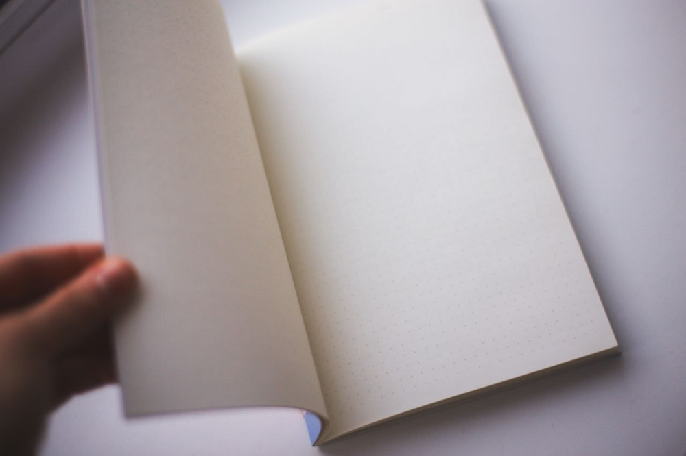 Блокнот «Кому должна литература»