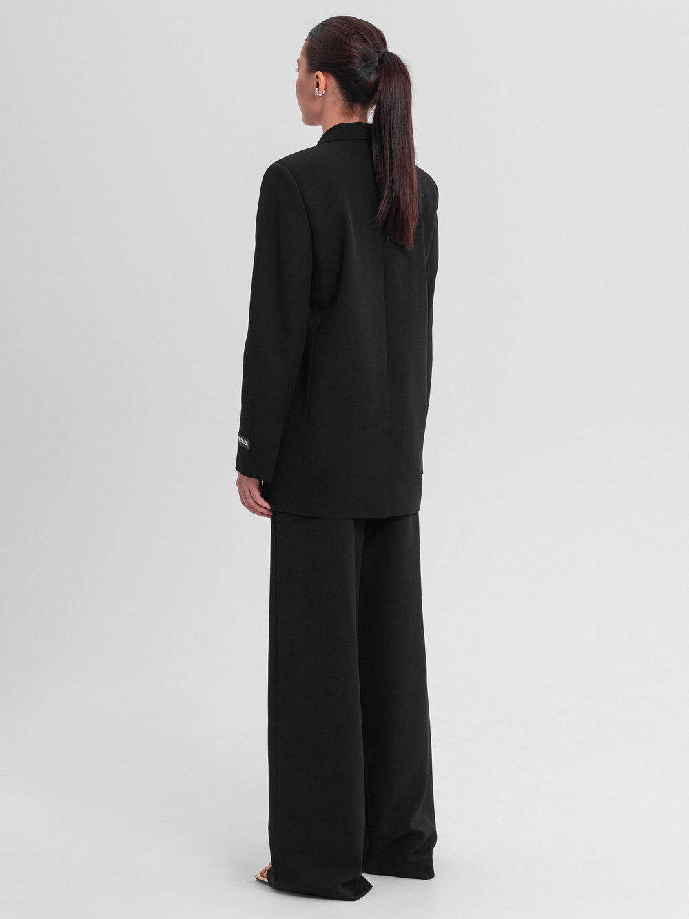 Жакет женский прямого кроя из костюмной ткани