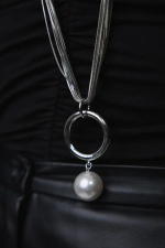 Колье длинные цепи с крупной жемчужиной, оттенок серебро