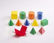 Фигуры геометрические складные 2D в 3D. Набор учебно-игровой 8 см.(12 форм, 5 цветов)