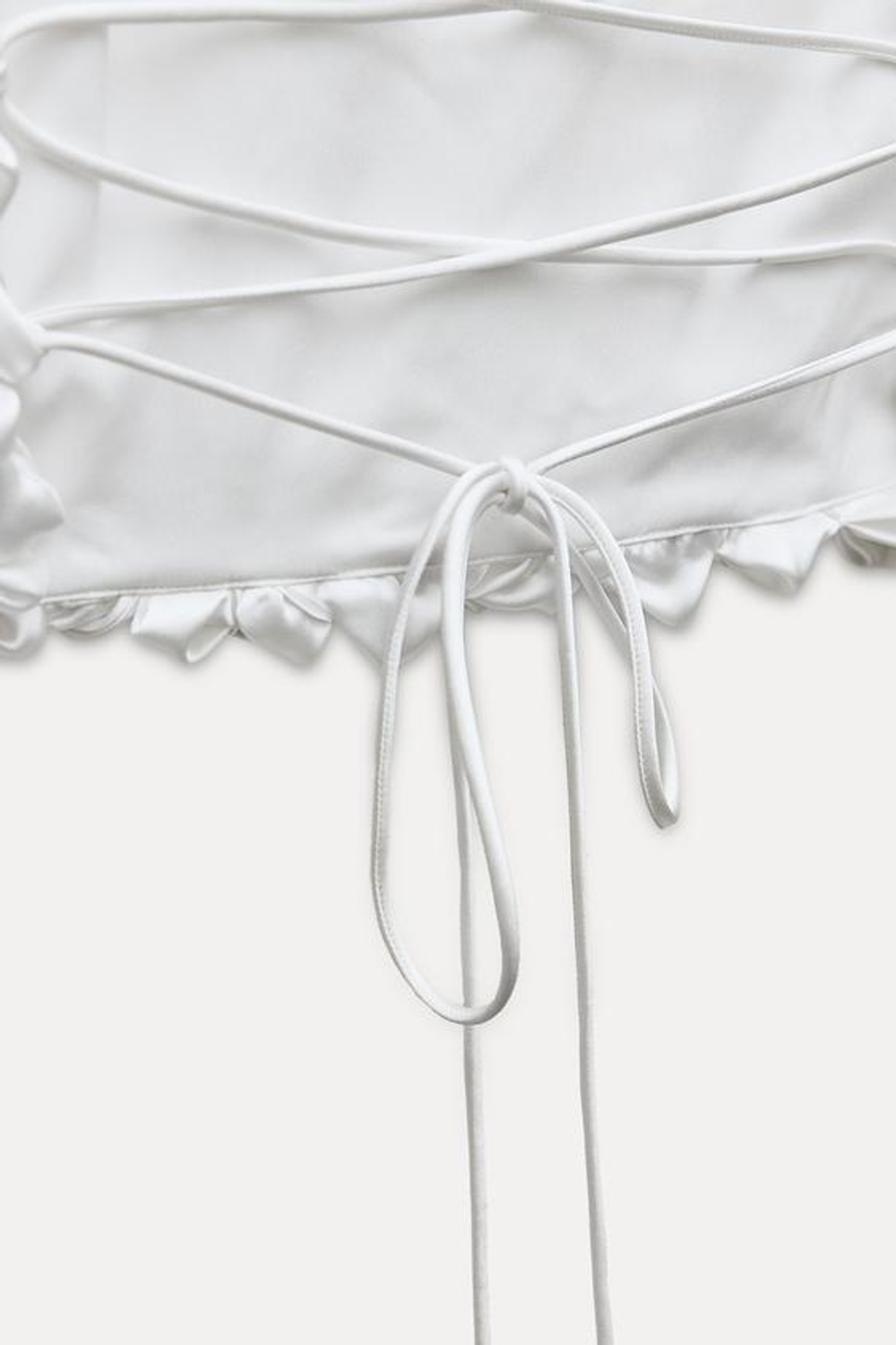 ZARA ОБЪЕМНЫЙ АТЛАСНЫЙ ТОП, БЕЛЫЙ