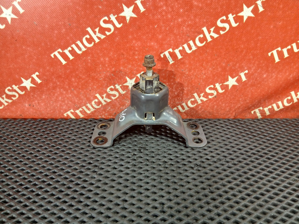 Кронштейн ящика акб 2019г.