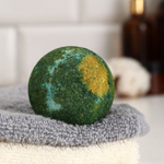 Бомбочка для ванны с шиммером и хвойным ароматом - 110 гр. (Цвет: зеленый)