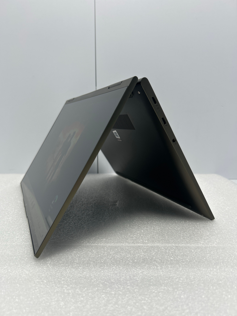 Ноутбук Lenovo Yoga 7 14ITL5 (82BH00ABRU)/14"/Intel Core i5 1135G7/RAM 8GB/SSD 512GB/Intel Iris Xe Graphics/1920*1080/IPS/Windows 11/Подсветка кл-ры: LED/Зеленый мох. Состояние: B1