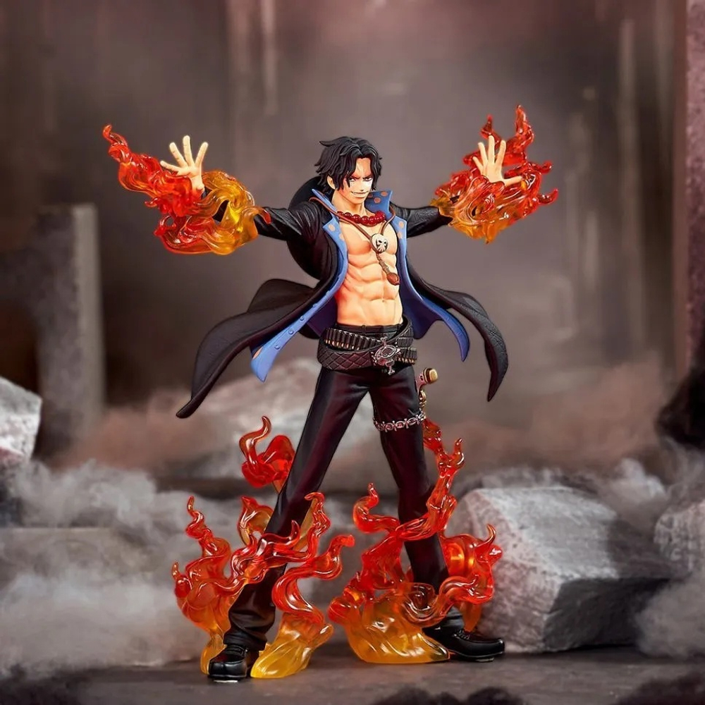 Фигурка "One Piece / Ван пис / Большой куш - Эйс в костюме"