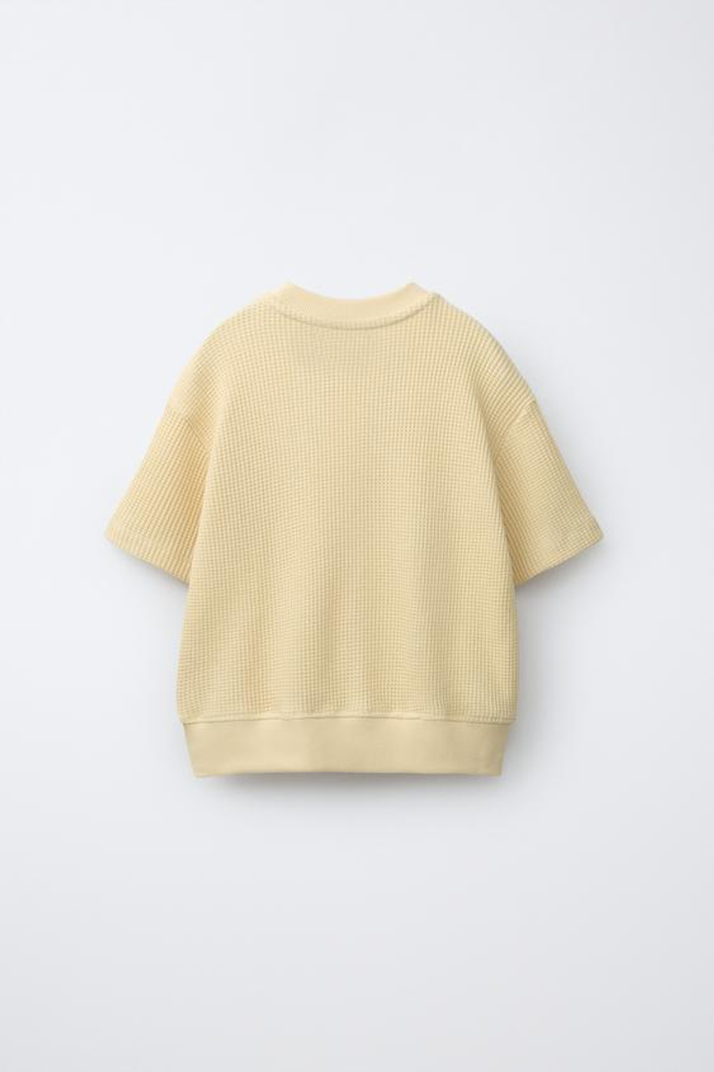 ZARA ФУТБОЛКА ИЗ ВАФЕЛЬНОЙ ТКАНИ, ЦВЕТ СЛИВОЧНОГО МАСЛА