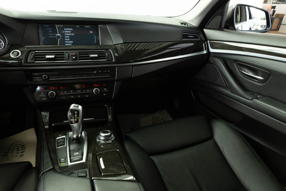 BMW 5-Series, 2011 год