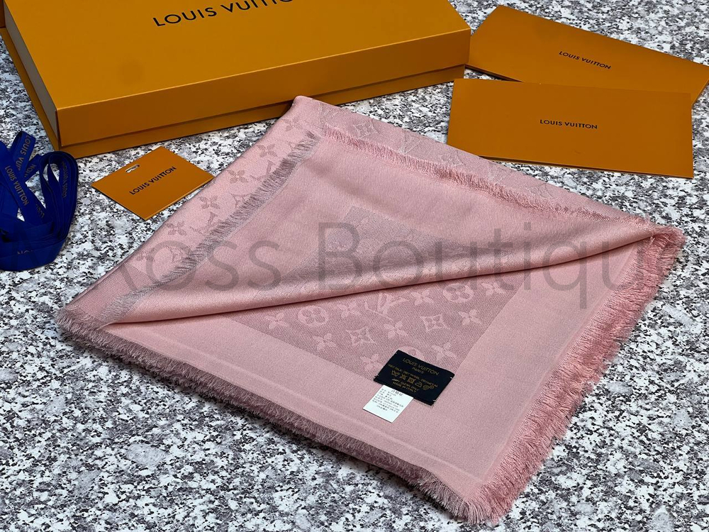 Розовая шаль Louis Vuitton Monogram Classic