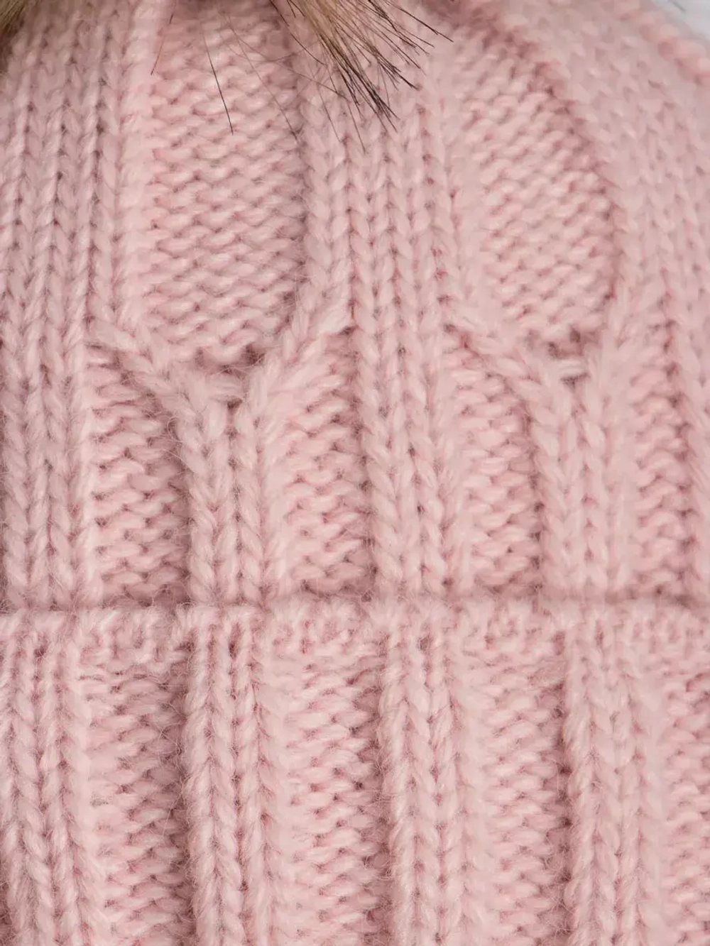 Шапка зимняя для девочки на завязках и снуд