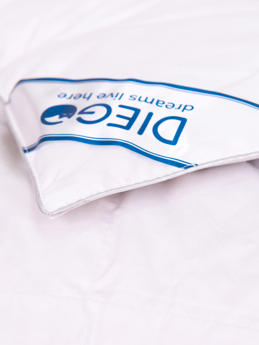 Одеяло пуховое облегчённое Афина полутораспальное 140х200