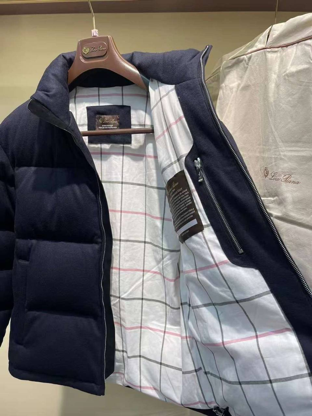 Пуховик Loro Piana