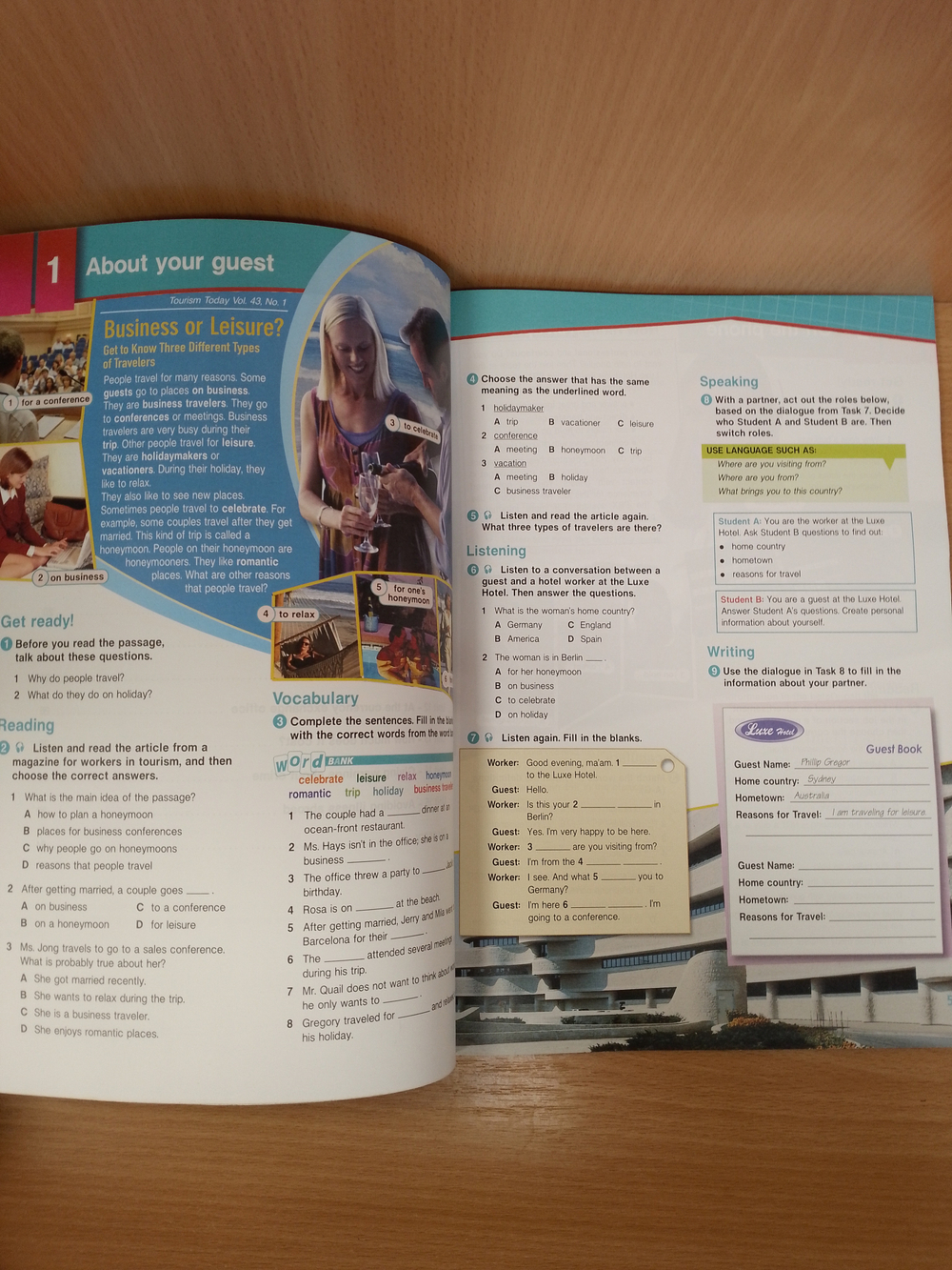 Career Paths - Tourism: Student's Book + Audio CDs (set of 2)