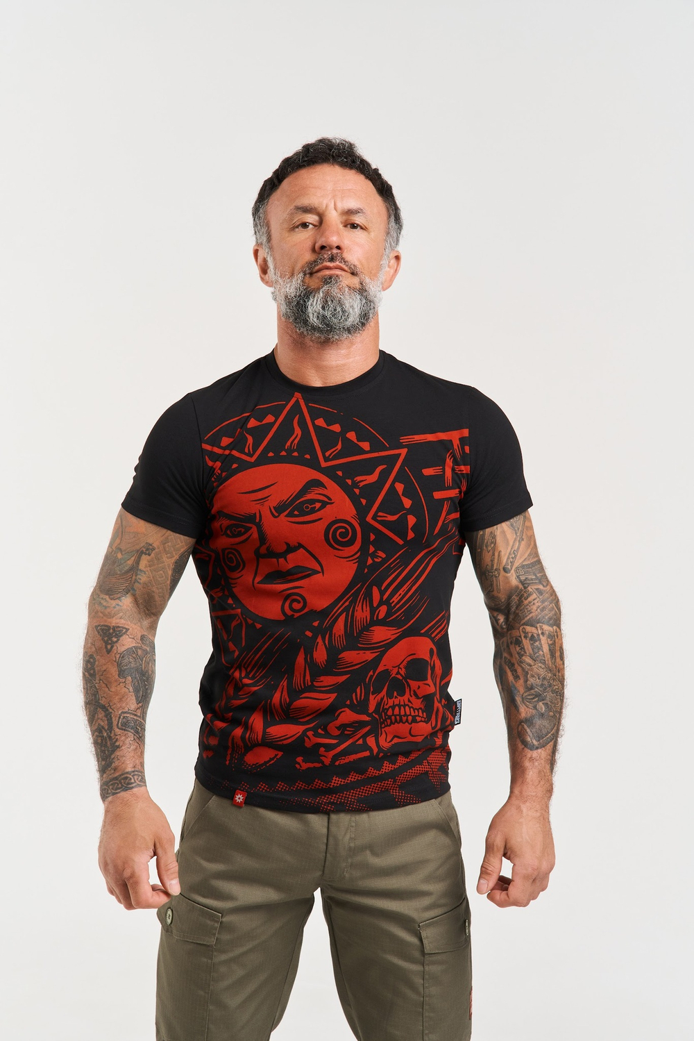 Футболка Варгградъ мужская чёрно-красная «Солнце за нас-2»