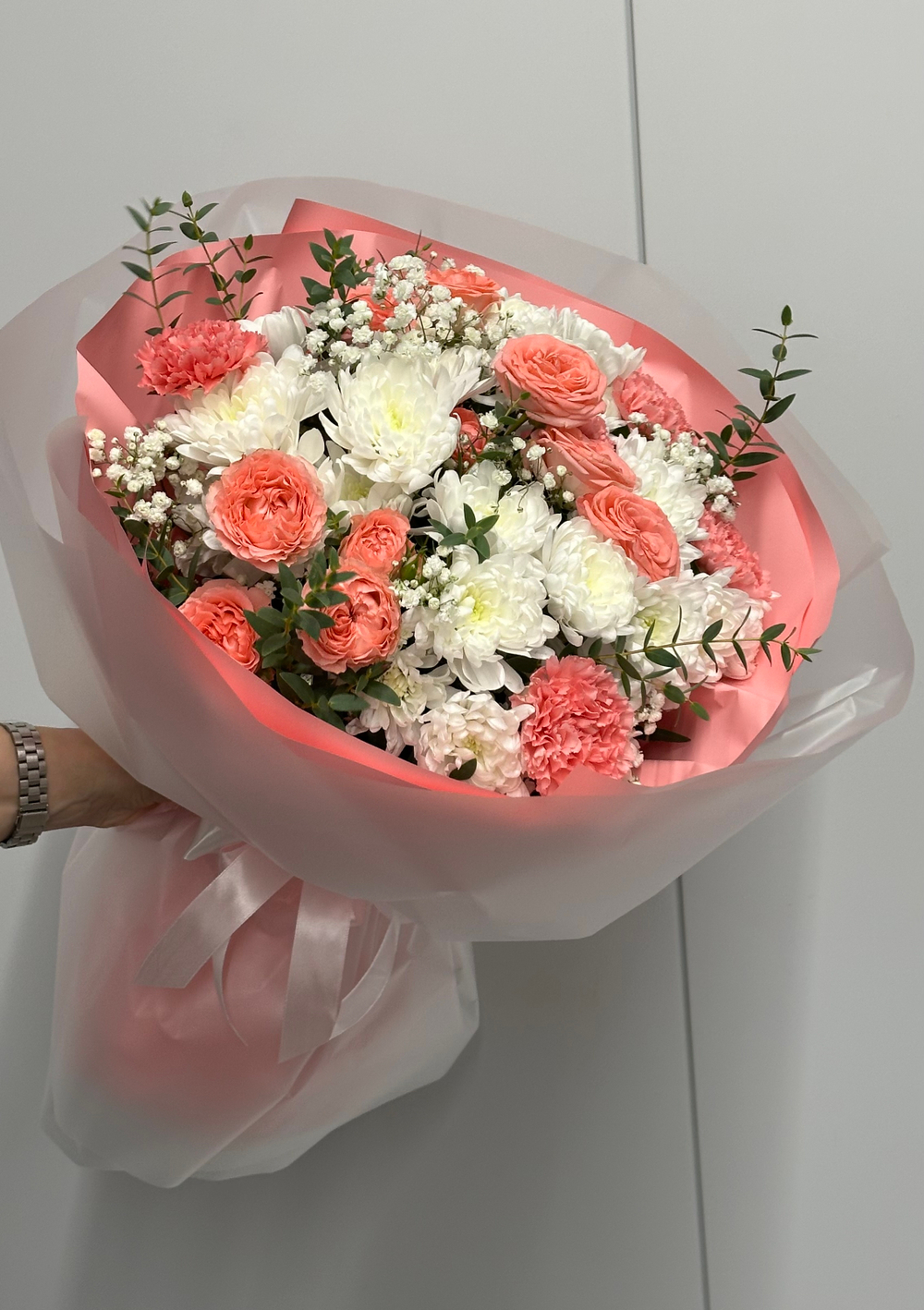 Микс-букет (хризантемы, кустовые розы, диантусы)