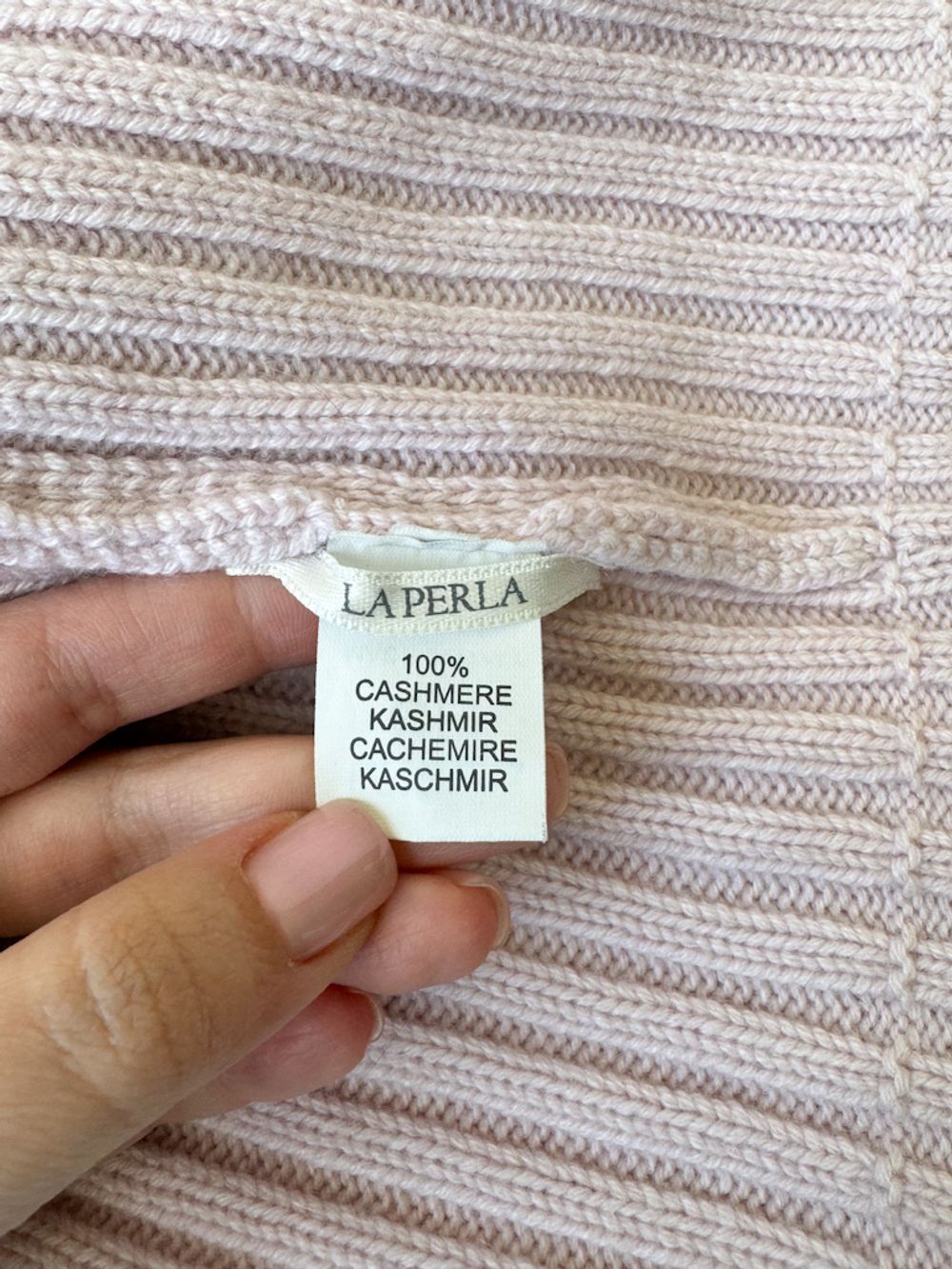 Кашемировая шапка La Perla, 140