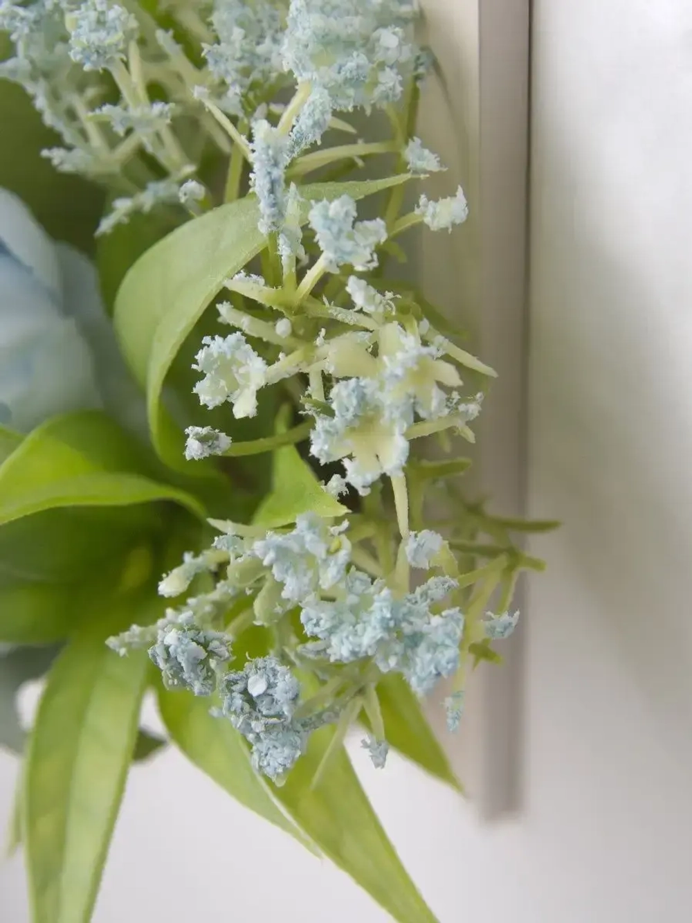 Панно на стену для интерьера "Окно с цветами"