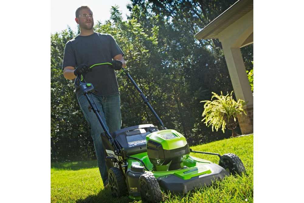 Аккумуляторная газонокосилка Greenworks GD60LM46HPK4 60V