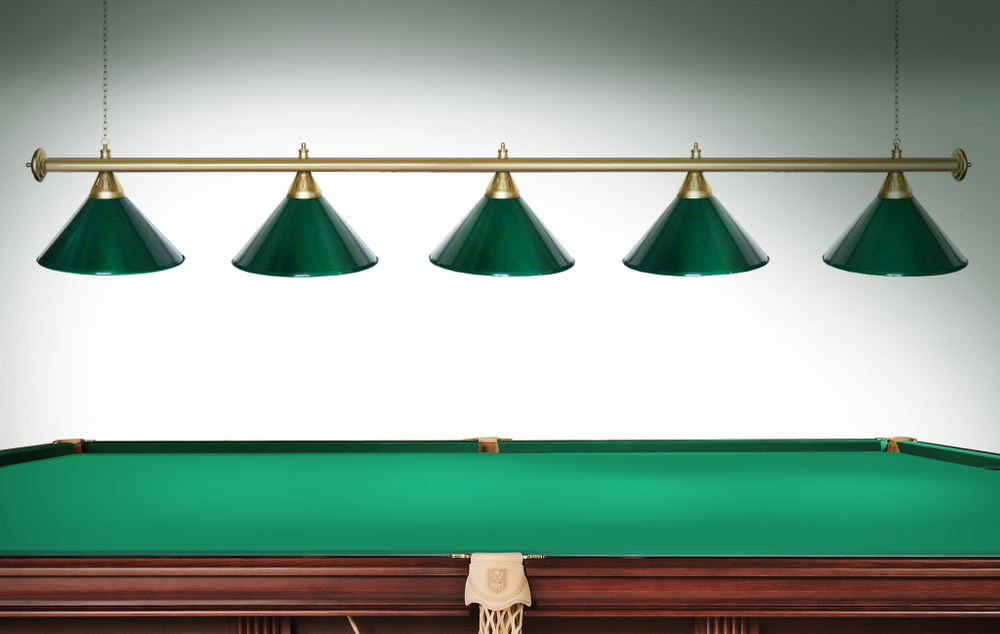 Лампа STARTBILLIARDS 5 пл. (плафоны зеленые,штанга золотая,фурнитура золото)