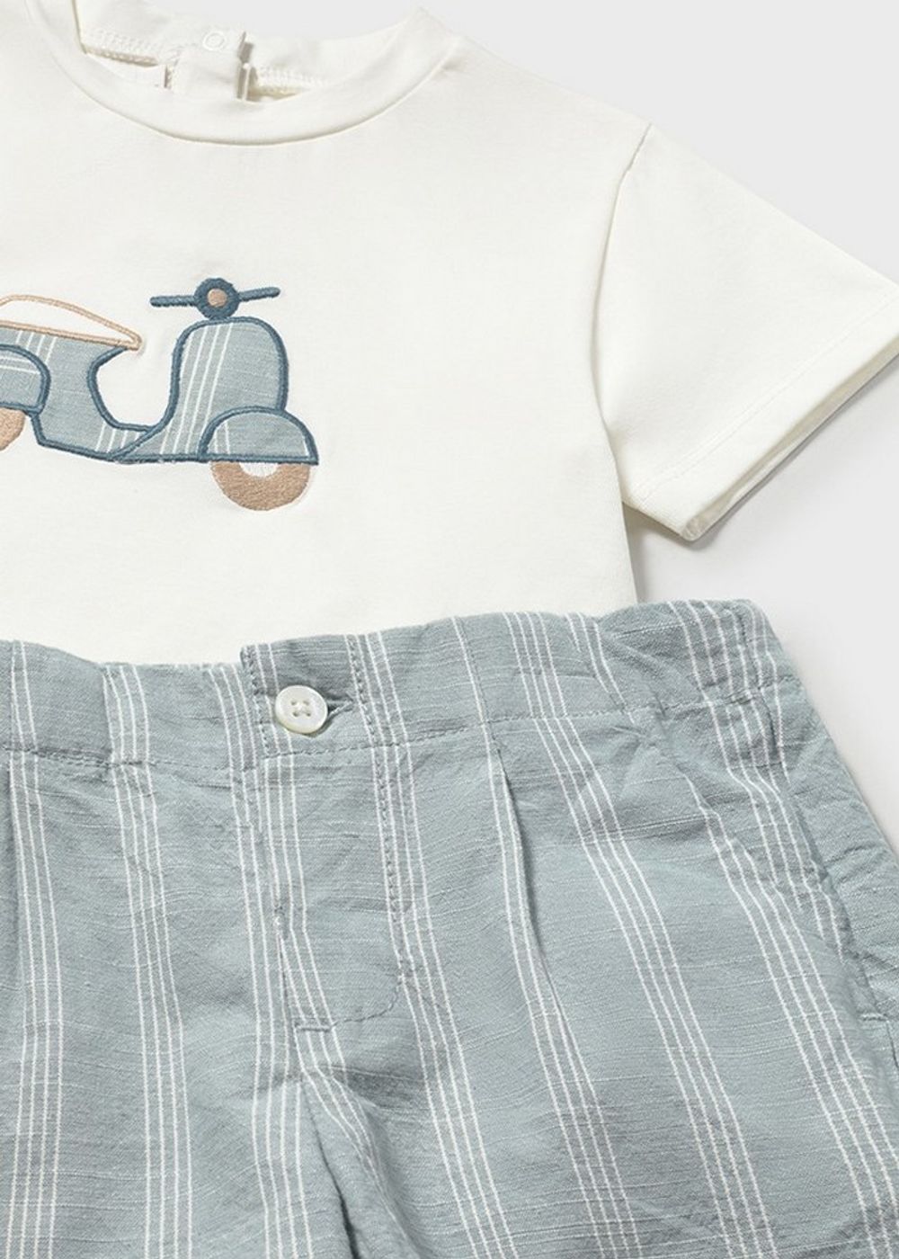 футболка с шортами