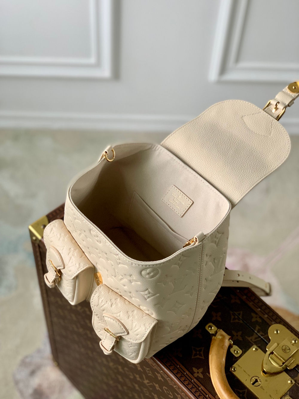 Louis Vuitton Backup