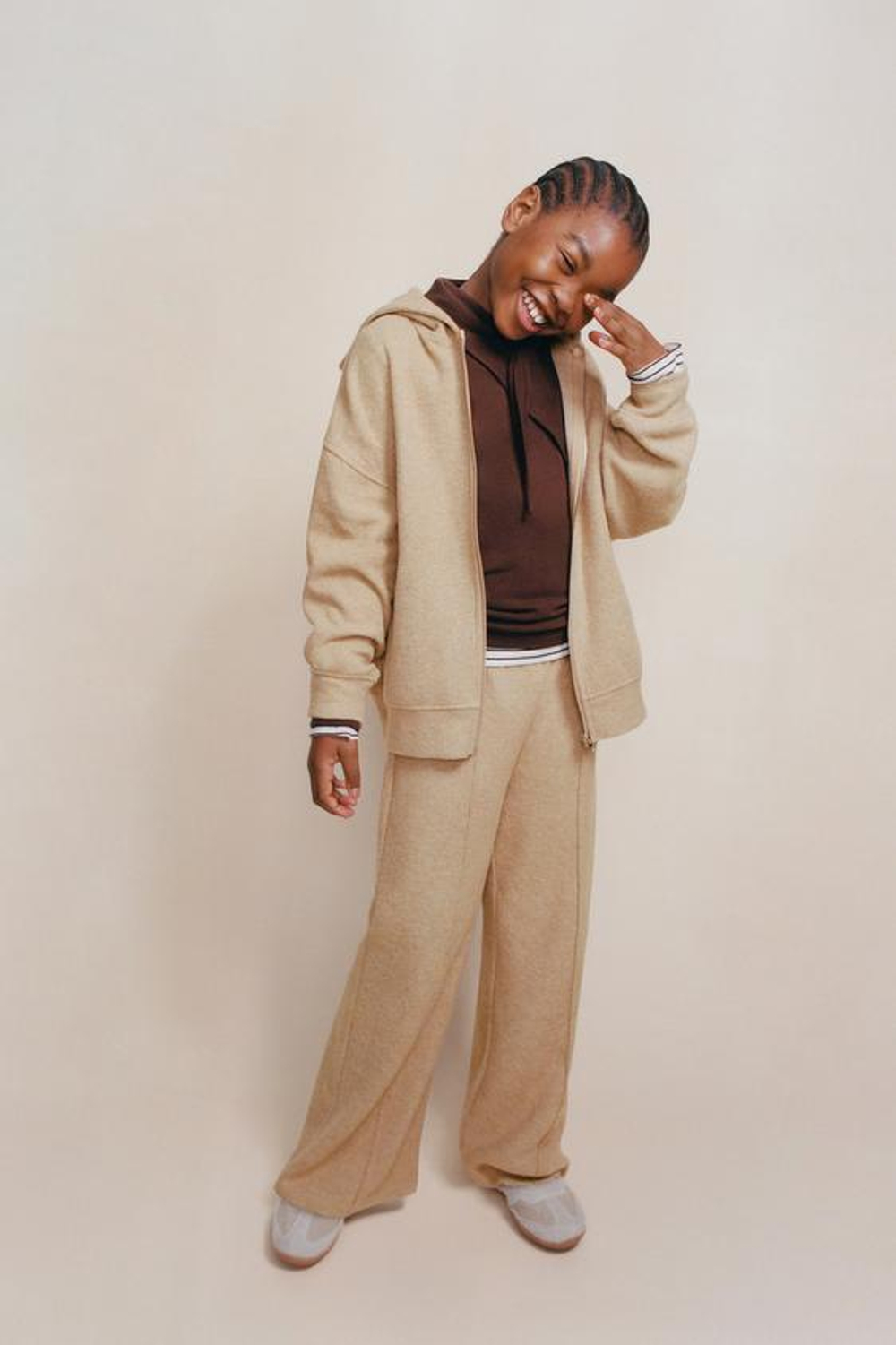 ZARA ХУДИ ИЗ МЯГКОЙ ТКАНИ С МОЛНИЕЙ, МЯГКИЙ КАШТАНОВЫЙ