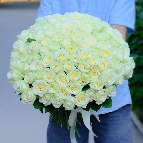 Купить Букет 101 белая роза Avalanche