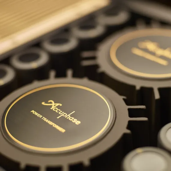 Accuphase C-3900 Gold