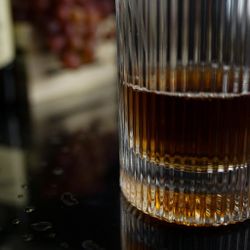 Графин 0,8 л штоф с крышкой   h26,5 см d 9,7 см стекло P.L. - BarWare [1]