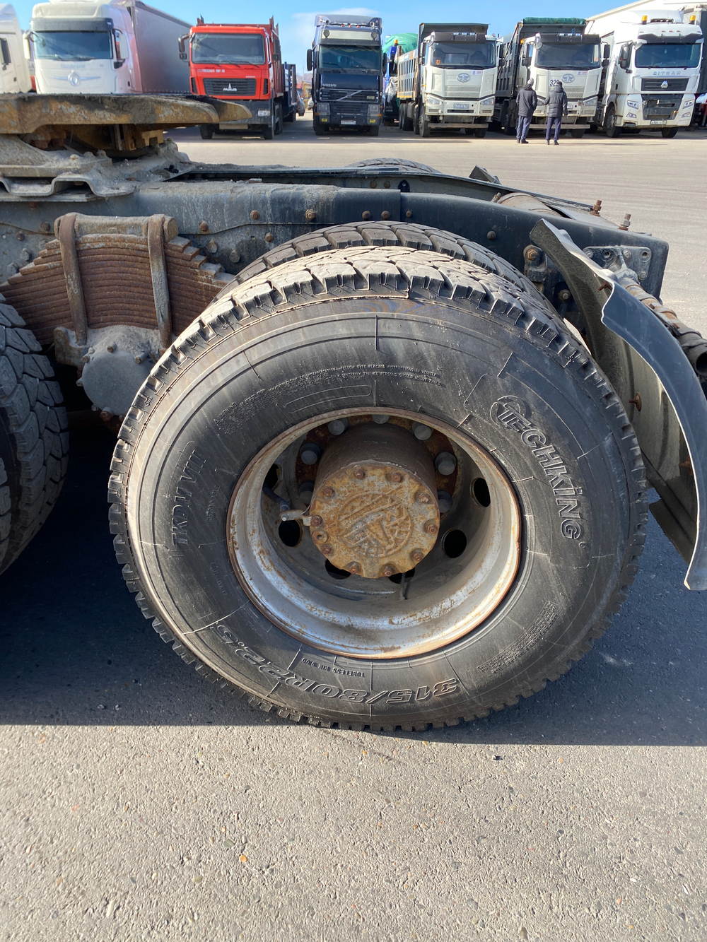МАЗ 6430 6x4 Седельный тягач 643028-520-012 (Дизельный, 11,7 л, 428 л.с., МТ)